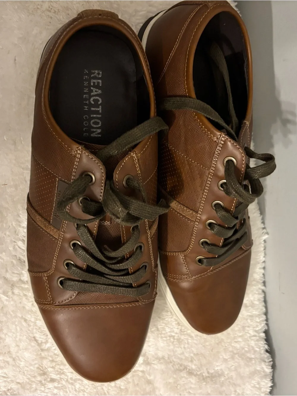 Kenneth Cole Reaction Brown Leather Low-Top Sneakers with Olive Laces